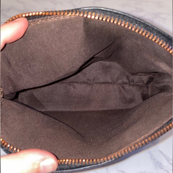 Two limited edition Iconic London black makeup bag set - Picture 3 of 3